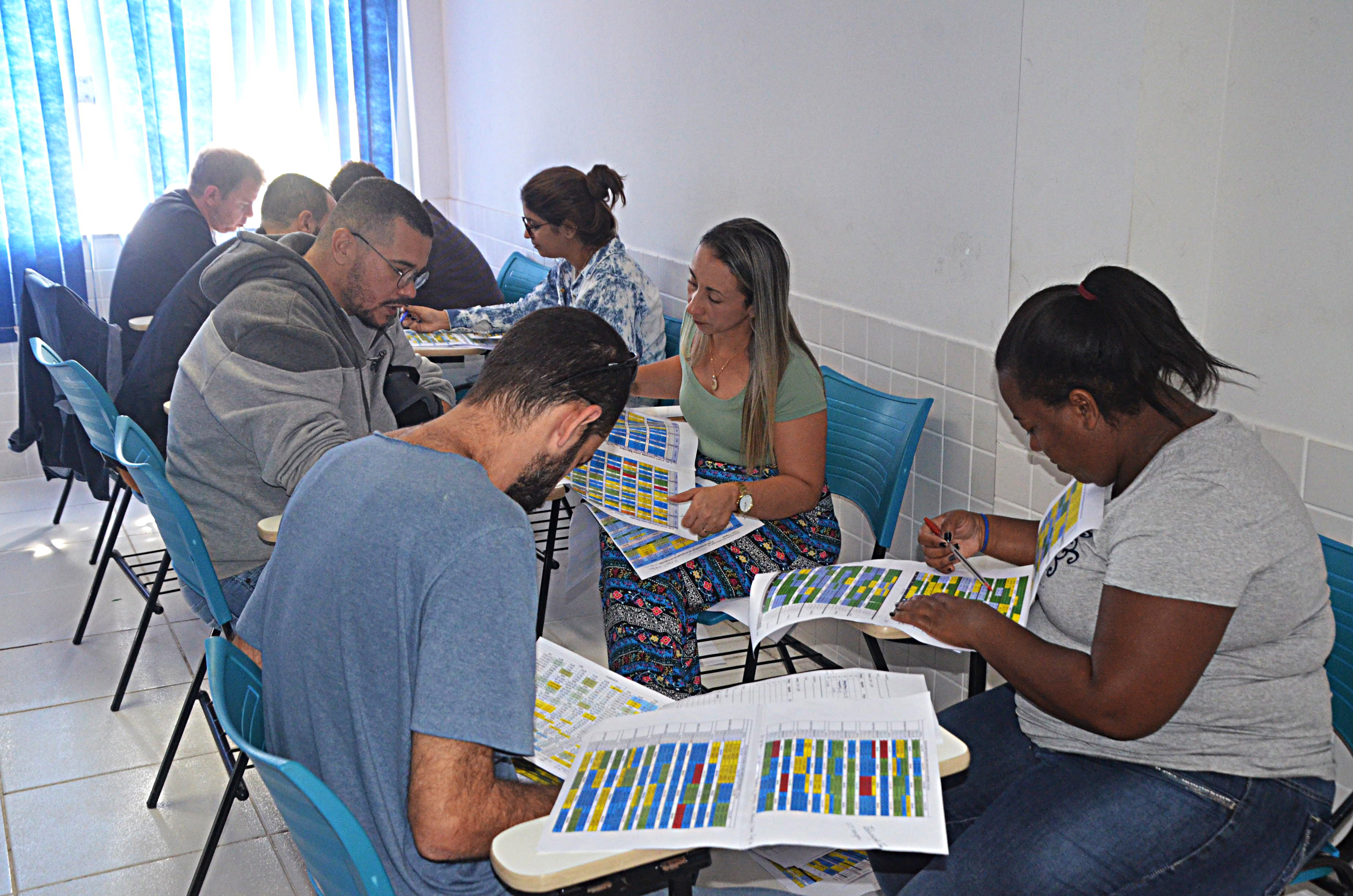 Prefeitura de São Pedro da Aldeia empossa profissionais da Educação no