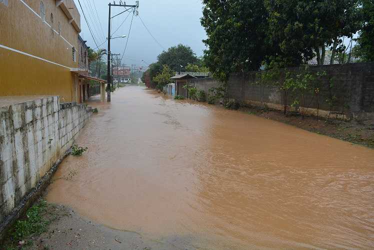 ATENÇÃO SÃO PEDRO PODE MANDAR PARAR A CHUVA