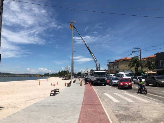 Serviço com lâmpadas de LED foi feito em diversas ruas do Centro