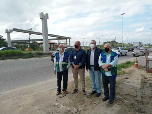 Na ocasião, o prefeito, Fábio do Pastel, solicitou ao DER-RJ manutenções na rodovia | Foto: Ascom/PMSPA