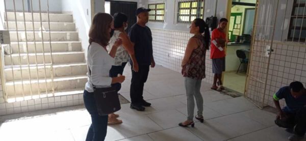 Prefeito visita escola em manutenção no Recanto do Sol.