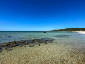 Bandeira Azul - Praia das Pedras de Sapiatiba - Foto Agnaldo Ribeiro (1)