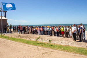 Cerimônia de hasteamento contou com a presença do prefeito Fábio do Pastel e demais autoridades locais | Fotos: Cleydson Alan