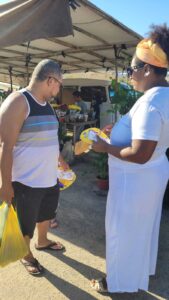 Ação social na feira livre - Foto Divulgação (3)