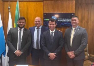 Prefeito Fábio do Pastel em reunião no gabinete do deputado federal Dr. Luizinho