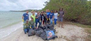 Mobilização percorreu a orla e reforçou o pedido para que moradores e visitantes cuidem e preservem as praias do município | Fotos: Aline Torres/PMSPA