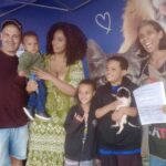Feira semanal incentiva adoção responsável de cães e gatos em São Pedro da Aldeia